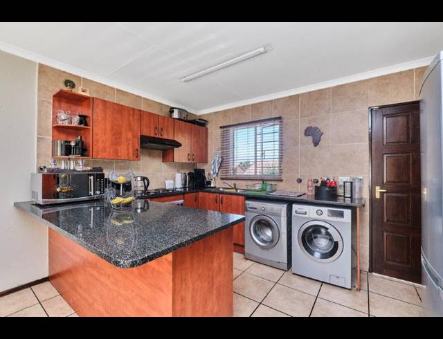 3 BEDROOM APARTMENT RENTED IN NORTH RIDING